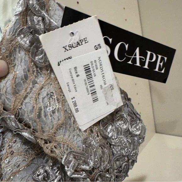 Xscape Silver Sequin Sleeveless Gown NWT - Picture 5 of 5